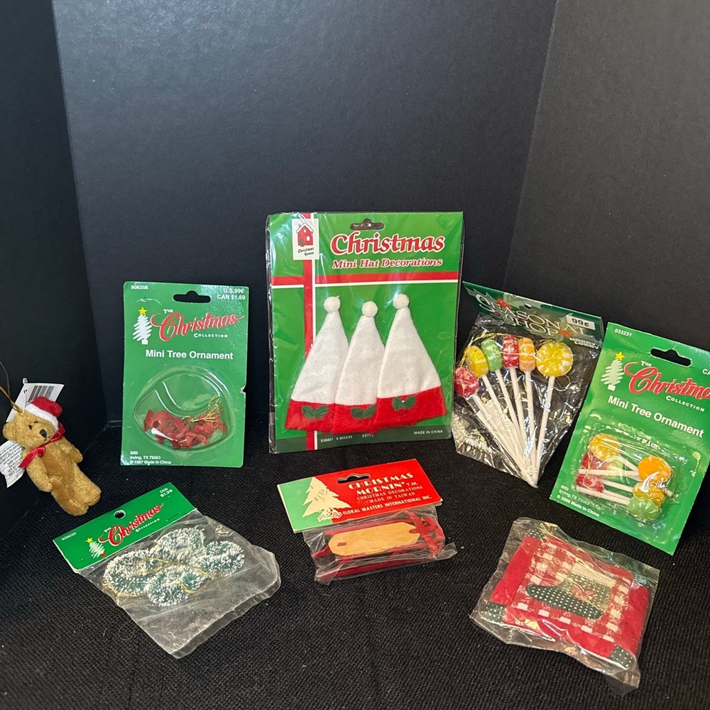 NIB Vintage 90's Christmas Collection & More Christmas Ornaments‎